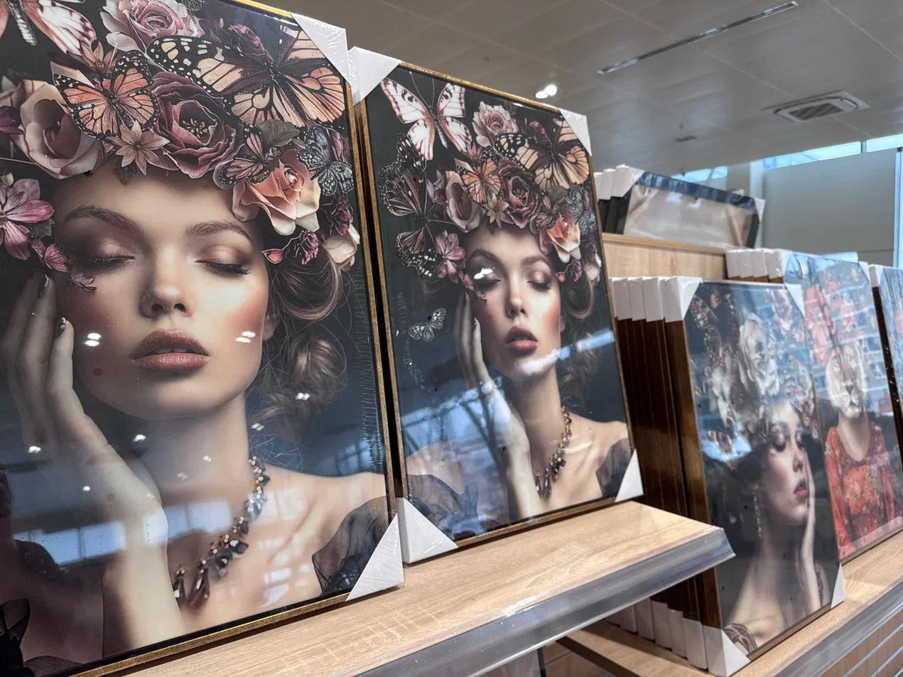 Доп.изображение в слайдере