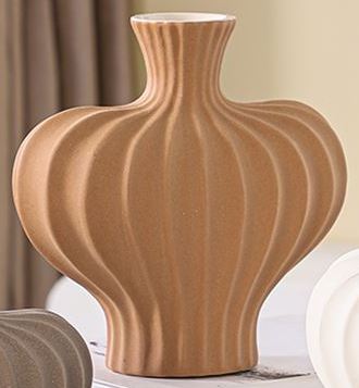 Ваза керамическая "Сердце", коричневая, 16,5*8,5*16,7 см.