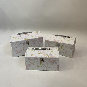Набор коробок в виде сундука  "Танец крыльев" 26x18x16,5cм, 24x16x14,5, 22x14x12,5 см, 3 шт., белый