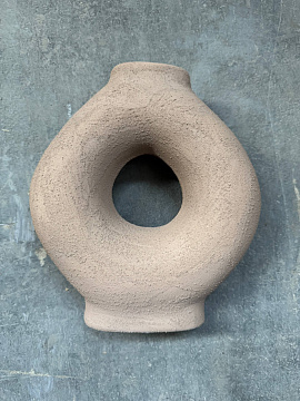 Ваза керамическая, цвет нежно-коричневый, 21,6*8,4*23,6 см.