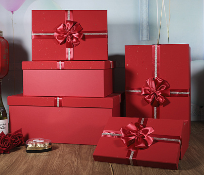 Набор коробок подарочных 53*35*22, 47*31,5*19,5, 42*27,5*17,5, 38*25,5*15,5, 32*22*14 см, 5 шт., красный