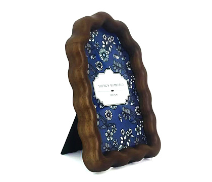 Фоторамка декоративная из дерева, волнистая, цвет венге, со стеклом, 10x15 см