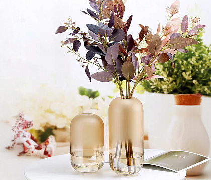 Ваза стеклянная D12* H21 см., 1 шт., градиент св.коричневый