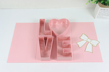 Коробка для цветов "Сюрприз" 36,7*27*6,8H см, 1 шт., св. розовый