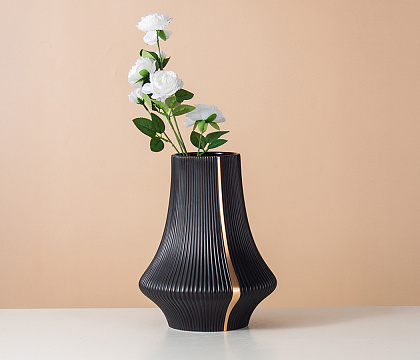 Керамическая декоративная ваза "Луч", цвет черный, 24,5*24,5*31 см