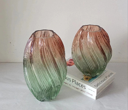 prev . Ваза стеклянная D18 * H21, 1 шт., градиент розовый/зеленый