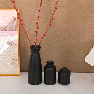 Набор декоративных керамических ваз 3 шт: 7,2*9,5/7,2*12,7/8,5*22,5 см., цвет черный