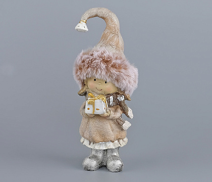 Декоративное новогоднее изделие Девочка в пушистой шапочке, 17.5 см, латте