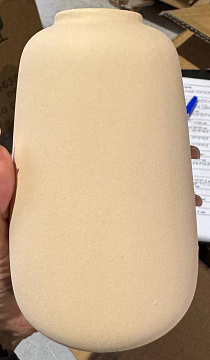 Ваза керамическая, цвет персиковый, 9,5*9,5*15,5 см.