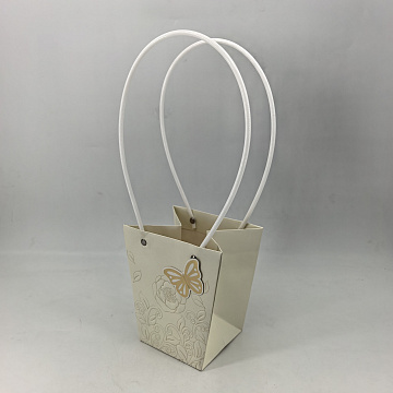 Пакет подарочный тисненый золотым фольгированием с бабочкой, 13*9.5*15.5 см 10 шт./упак., белый