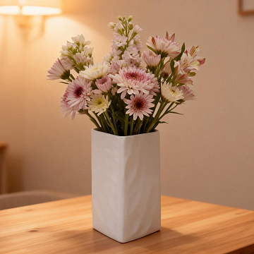 Ваза керамическая, цвет белый, 10,5*23 см