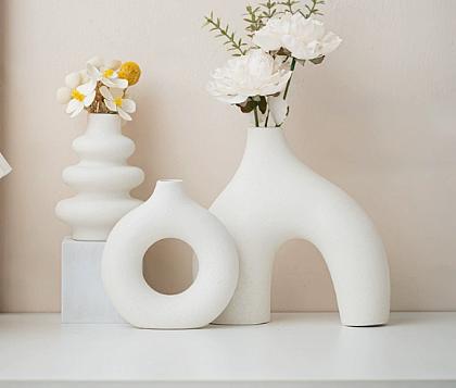 Набор керамических ваз 3 шт.: 9,4*2,5*12,4/13*2*14/19,8*2,8*19,3 см., цвет белый