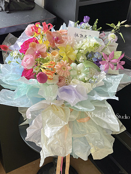 Упак. материал флористическая пленка со стеклянной текстурой , 60 мкр, 56 см х 10 м, винный