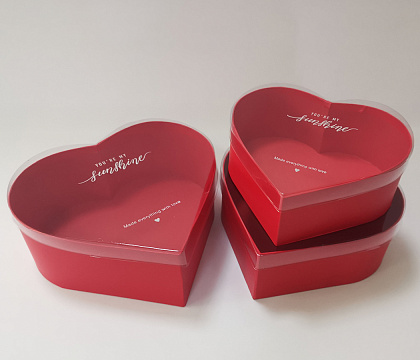 Набор коробок "Сердце" с прозр.крышкой, 3 шт. 23x20,7x9 / 20,7x18,4x8 / 18,4x16,1x7 см. т-красный