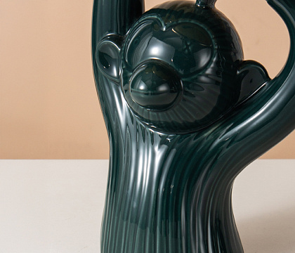 Подставка декоративная "Обезьянка", керамика, цвет зеленый, 25*15,5*27 см