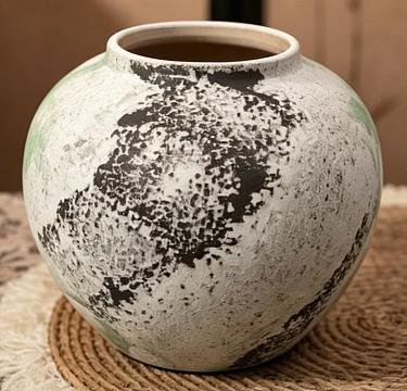 Ваза керамическая декоративная с линиями, 21*22 см.