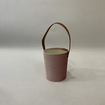 Коробка под цветы бархатная с ручкой из экокожи 13,8x15,2 см(диаметр дна 11,5 см), 1 шт., светло-розовый