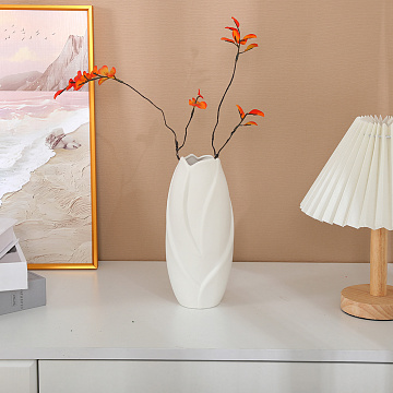 Ваза керамическая, цвет белый, 8,5*21 см