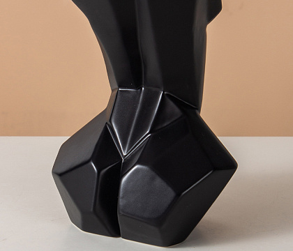 Статуэтка декоративная, керамика, цвет черный, 12*9,5*28,5 см