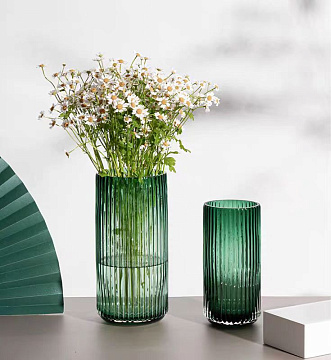 Ваза стеклянная D11,5 * H24,5 см, 1 шт., зеленый