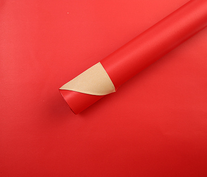 Водонепроницаемый упак. материал флористическая пленка с крафт бумагой, 80гр/м2, 50 см*10 м, красный