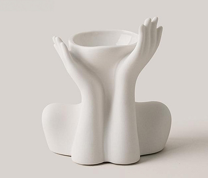 Ваза керамическая, матовая, цвет белый, 11*10*12,5 см.