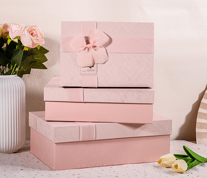Набор коробок подарочных 33,5*25*11,5, 29*21*9, 24,5*17*6,5 см, 3 шт. светло-розовый