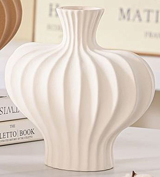 Ваза керамическая "Сердце", белая 16,5*8,5*16,7 см.