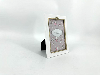 Фоторамка декоративная из эпоксидной смолы, серия "Весна", цвет белый/золотой, со стеклом, 10x15 см