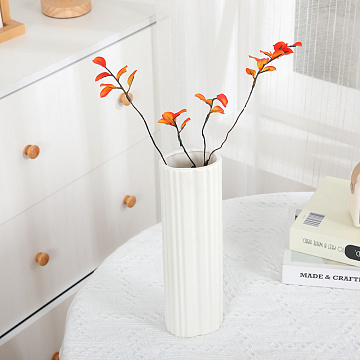 Ваза керамическая, цвет белый, 7,5*26 см