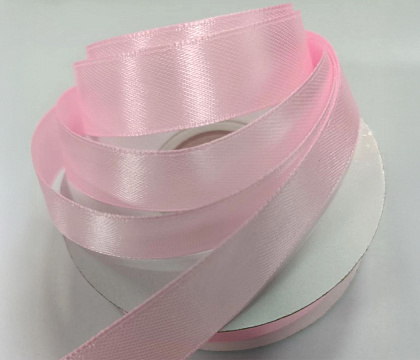 Лента атласная, на картонн.катушке, односторонняя, 15 мм х 100 ярд, жемчужно-розовый  (15 шт/упак)