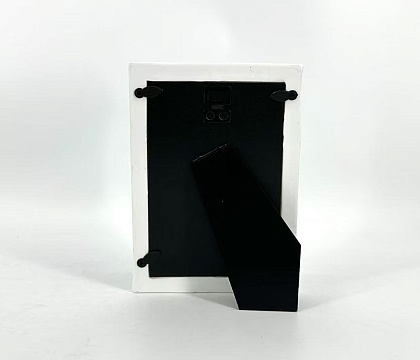 Фоторамка декоративная из эпоксидной смолы, серия "Весна", цвет белый/золотой, со стеклом, 10x15 см