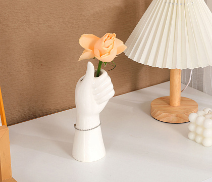 Ваза декоративная керамическая, цвет белый, 6,5*19 см