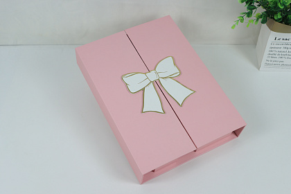 Коробка для цветов "Сюрприз" 36,7*27*6,8H см, 1 шт., св. розовый