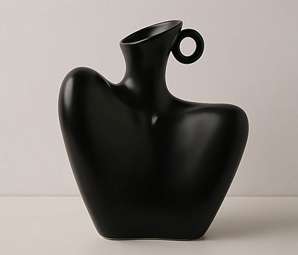 Ваза керамическая, полуглянцевая, цвет черный, 18,5*10*21 см.