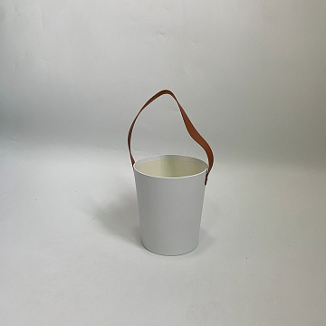 Коробка под цветы  с ручкой из экокожи 15x17 см, 1 шт., белый