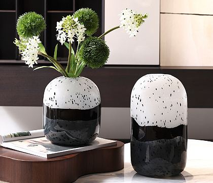 Ваза стеклянная D16 * H30 см, 1 шт., черный/белый