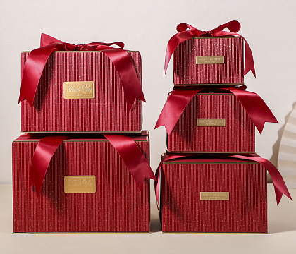 Набор подарочных коробок "Изящество"24*17*16,5, 21*15*14,5, 18*13*12,5, 15*11*10,5, 12*9*8,5, 5 шт., красный