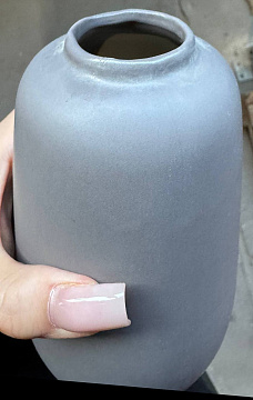 Ваза керамическая, цвет графит, 9,5*9,5*15,5 см.