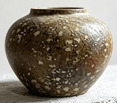 Ваза керамическая декоративная, цвет коричневый, 21*22 см.