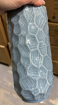 Ваза керамическая, цвет серо-голубой, 11*11*22,5 см.