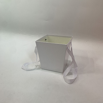 Коробка под цветы с имитацией кожи крокодила 17x17x18 см, 1 шт., белый