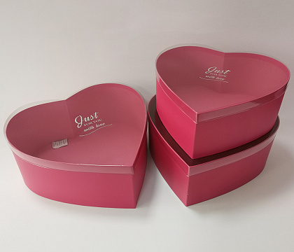 Набор коробок "Сердце" с прозр.крышкой, 3шт. 33x31,8x13,2 / 30,4x29,2x12,4 / 28x27x11,2 см. фуксия