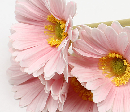 Букет искусственный декоративный "Герберы": 5 стеблей, 35 см., нежно-розовый