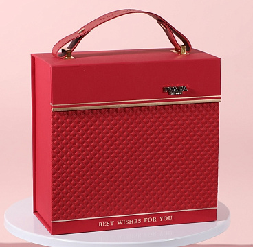 Коробка подарочная 18*13*7, красный