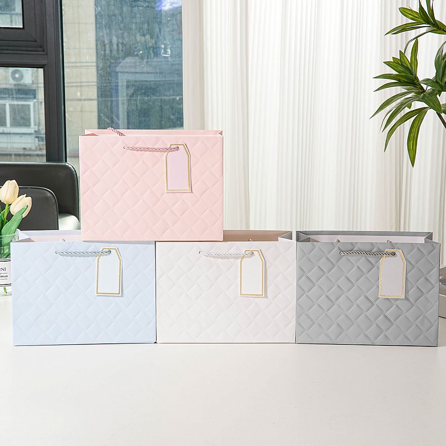 Пакет подарочный тисненый (микс), 17*10*23 см, 210гр, 12шт/упак.