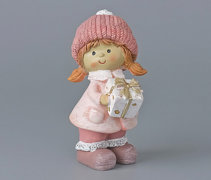 Декоративное новогоднее изделие Девочка с подарком, 12 см, розовый