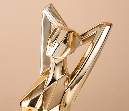 Статуэтка декоративная, керамика, цвет золото, 16*12,5*29 см