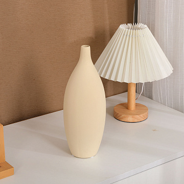 Ваза керамическая, цвет пастельно-желтый, 9,5*27,5 см