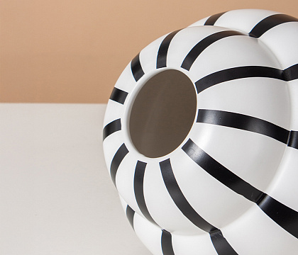 Керамическая декоративная ваза серия "Зебра", 20,5*20,5*18,5 см